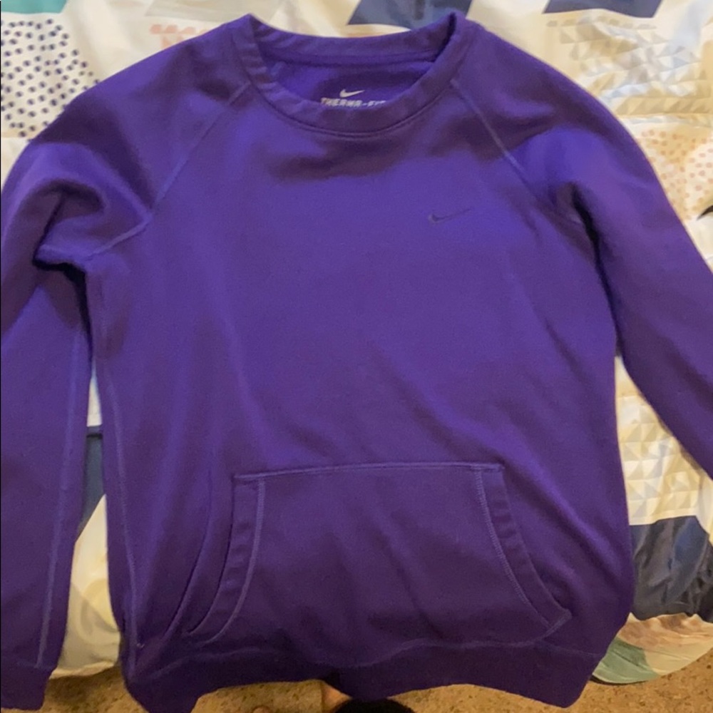 nike crew neck with pockets!!